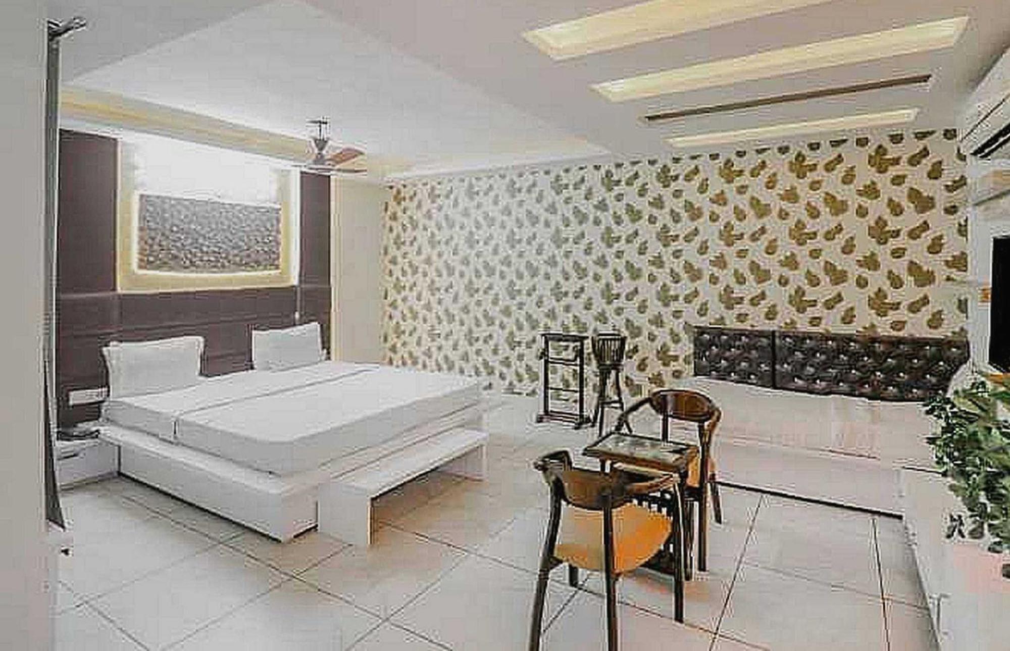 Super Hotel O Vivaan Residency Rohtak エクステリア 写真